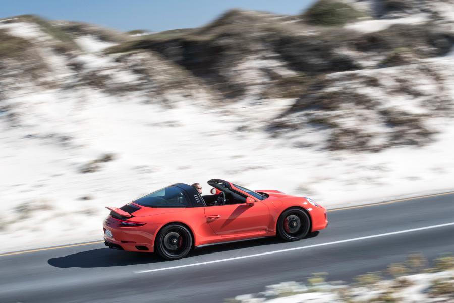  Porsche 911 Targa 4 GTS 2017 года  (WW) (фото 28 из 31)